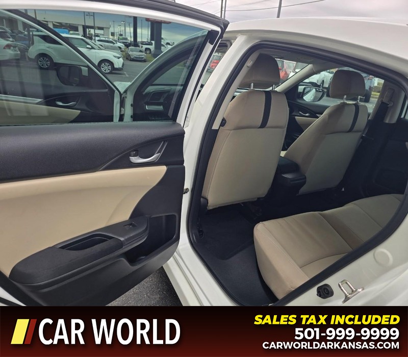 Honda Civic Sedan Vehicle Full-screen Gallery Image 9