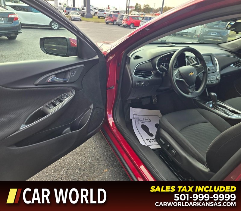 Chevrolet Malibu Vehicle Full-screen Gallery Image 7