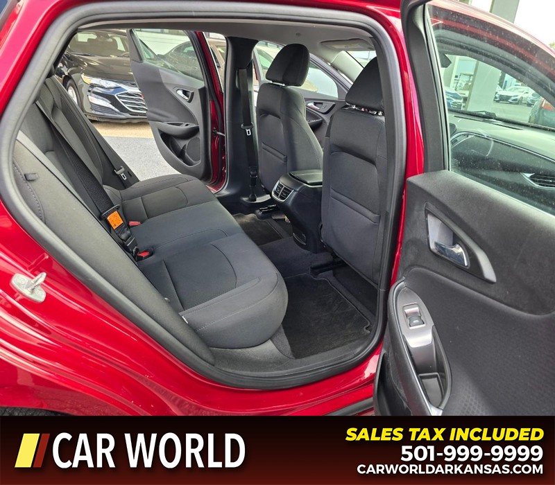 Chevrolet Malibu Vehicle Full-screen Gallery Image 12