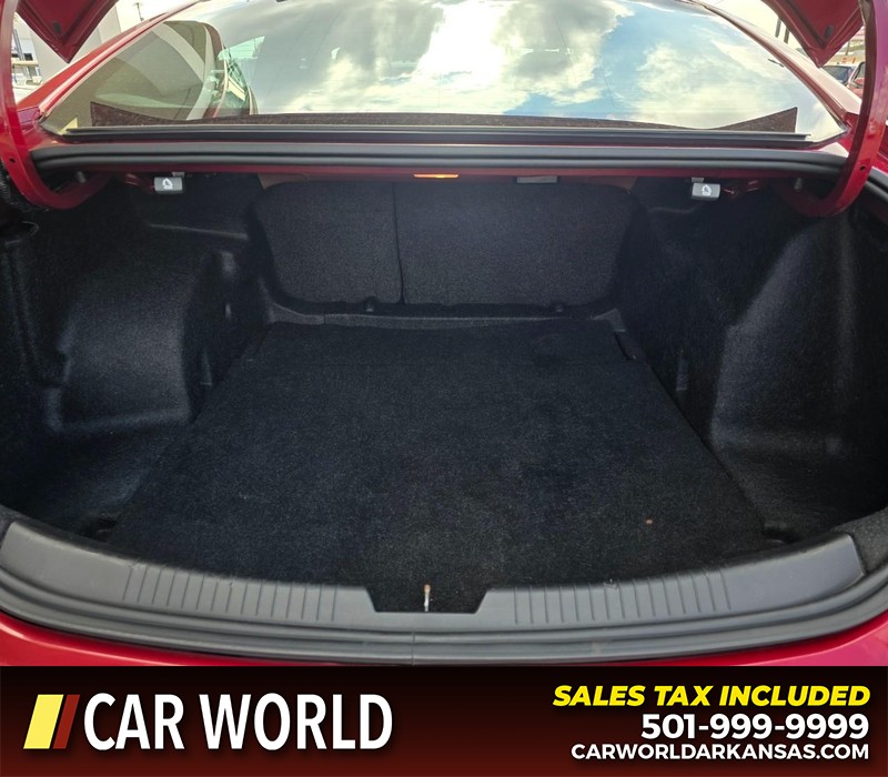 Chevrolet Malibu Vehicle Full-screen Gallery Image 13