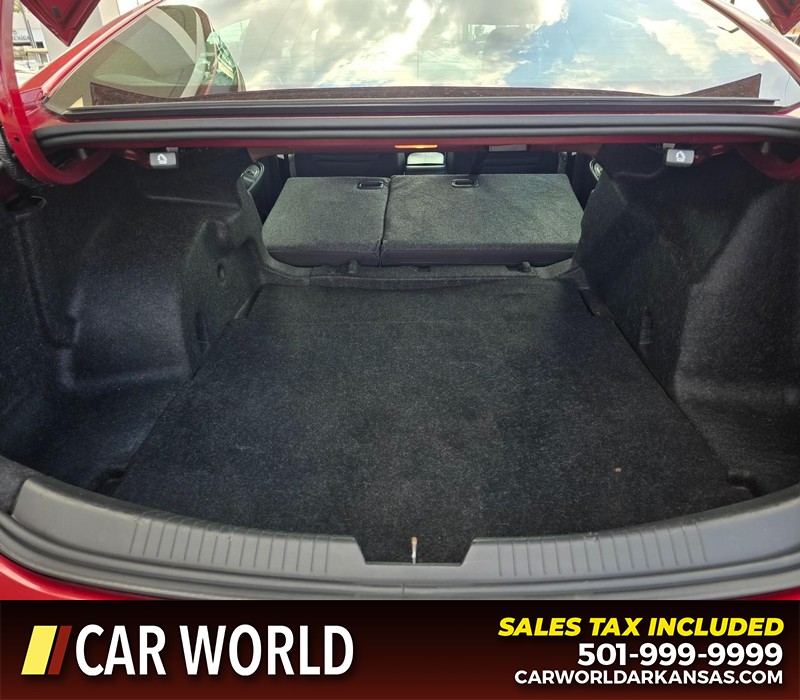 Chevrolet Malibu Vehicle Full-screen Gallery Image 14