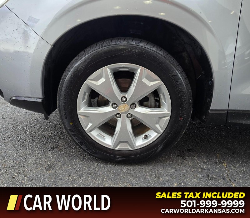 Subaru Forester Vehicle Full-screen Gallery Image 6