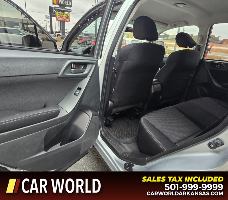 Subaru Forester Vehicle Full-screen Gallery Image 9