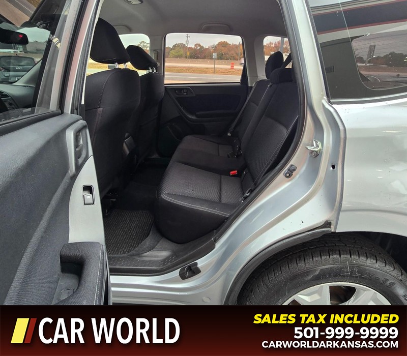 Subaru Forester Vehicle Full-screen Gallery Image 10