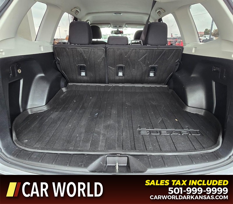 Subaru Forester Vehicle Full-screen Gallery Image 13