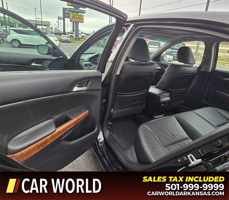 Honda Accord Sedan Vehicle Full-screen Gallery Image 9