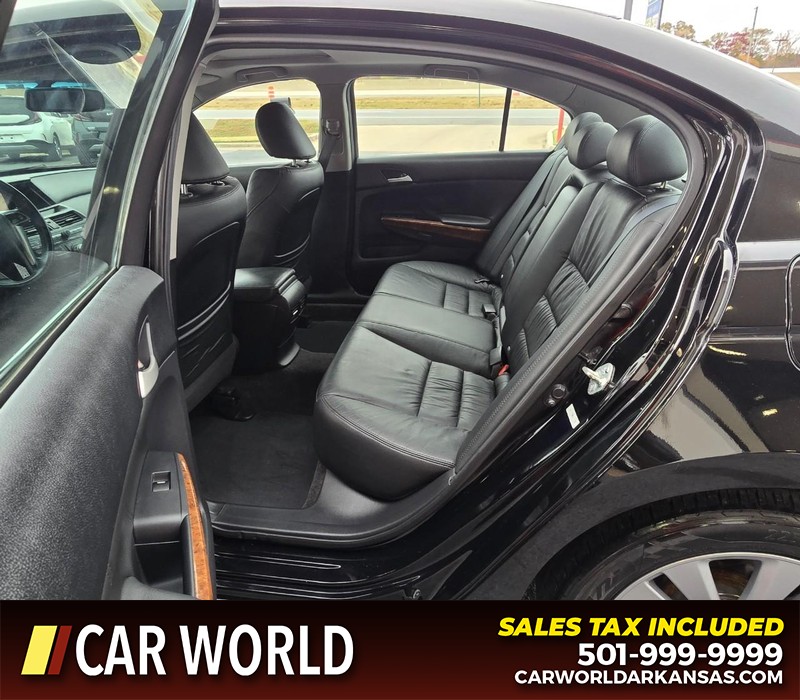Honda Accord Sedan Vehicle Full-screen Gallery Image 10