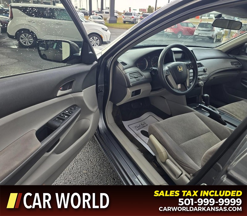 Honda Accord Sedan Vehicle Full-screen Gallery Image 7