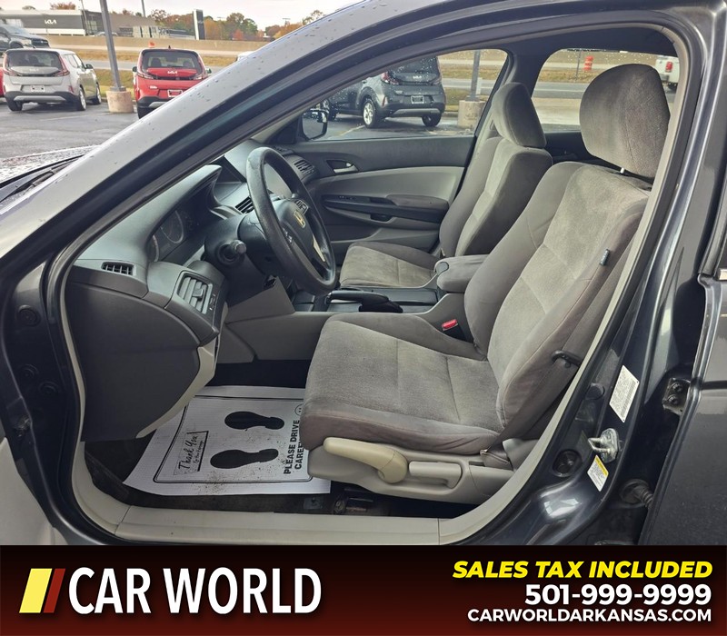 Honda Accord Sedan Vehicle Full-screen Gallery Image 8