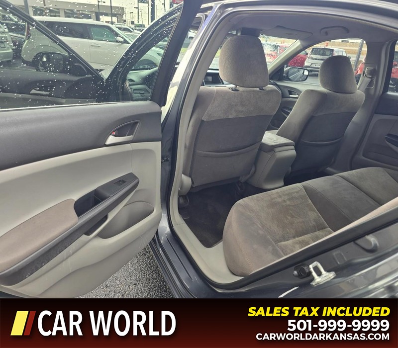 Honda Accord Sedan Vehicle Full-screen Gallery Image 9