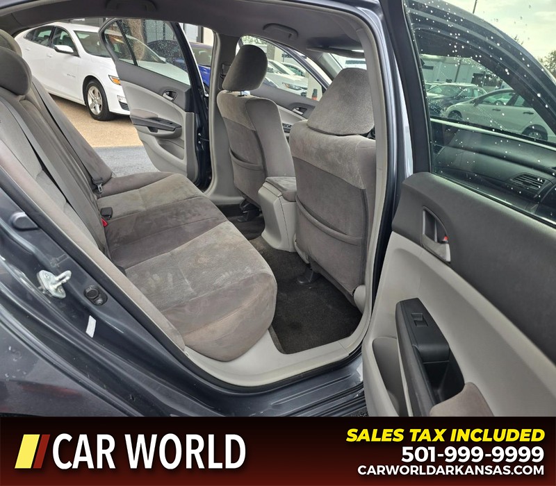 Honda Accord Sedan Vehicle Full-screen Gallery Image 12