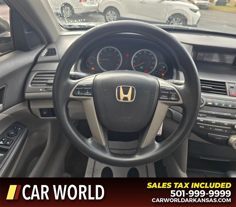 Honda Accord Sedan Vehicle Full-screen Gallery Image 15