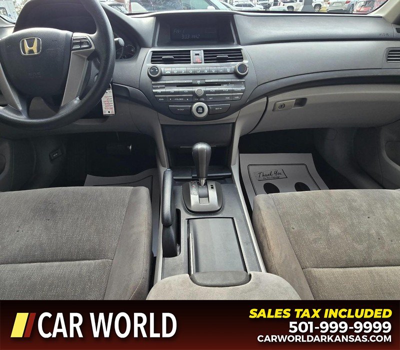 Honda Accord Sedan Vehicle Full-screen Gallery Image 18