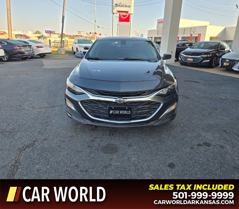 Chevrolet Malibu Vehicle Full-screen Gallery Image 2