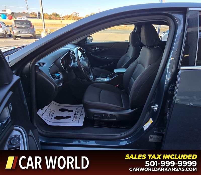 Chevrolet Malibu Vehicle Full-screen Gallery Image 8