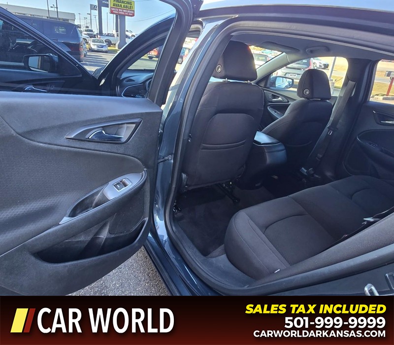 Chevrolet Malibu Vehicle Full-screen Gallery Image 9