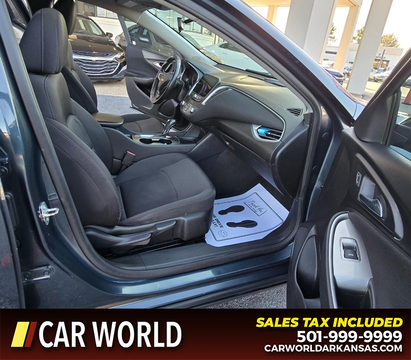 Chevrolet Malibu Vehicle Full-screen Gallery Image 11