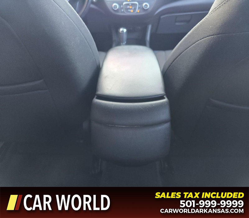 Chevrolet Malibu Vehicle Full-screen Gallery Image 19