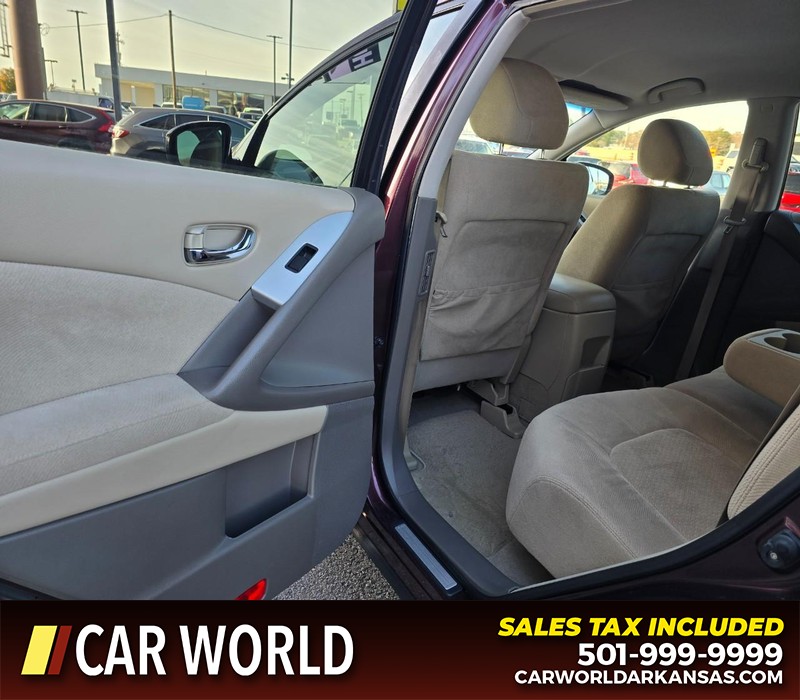 Nissan Murano Vehicle Full-screen Gallery Image 9