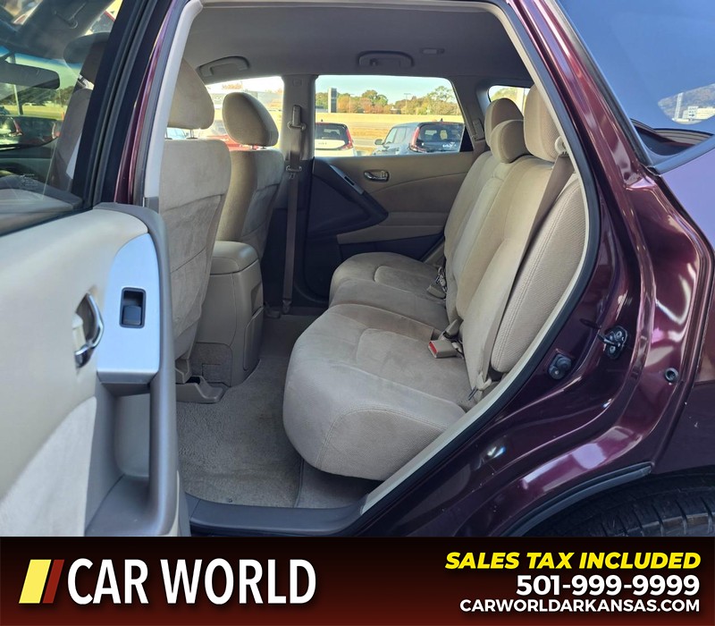 Nissan Murano Vehicle Full-screen Gallery Image 10