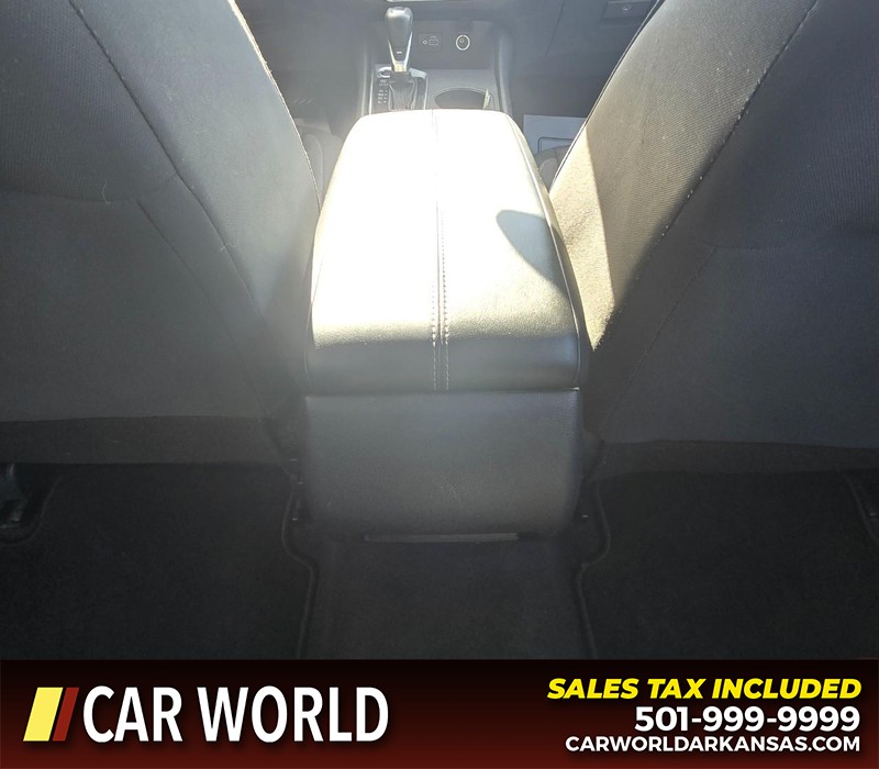 Nissan Altima Vehicle Full-screen Gallery Image 19