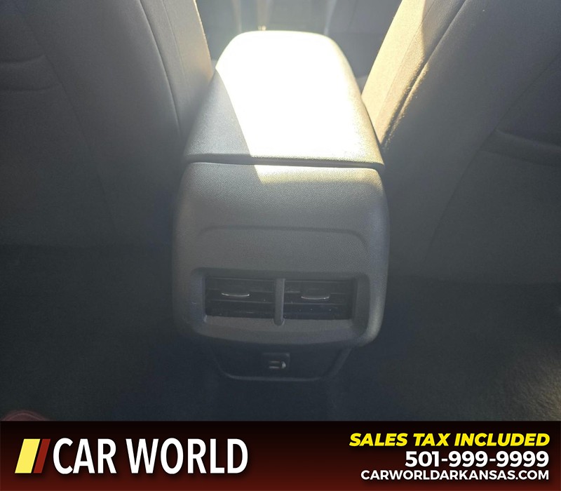 Chevrolet Equinox Vehicle Full-screen Gallery Image 19