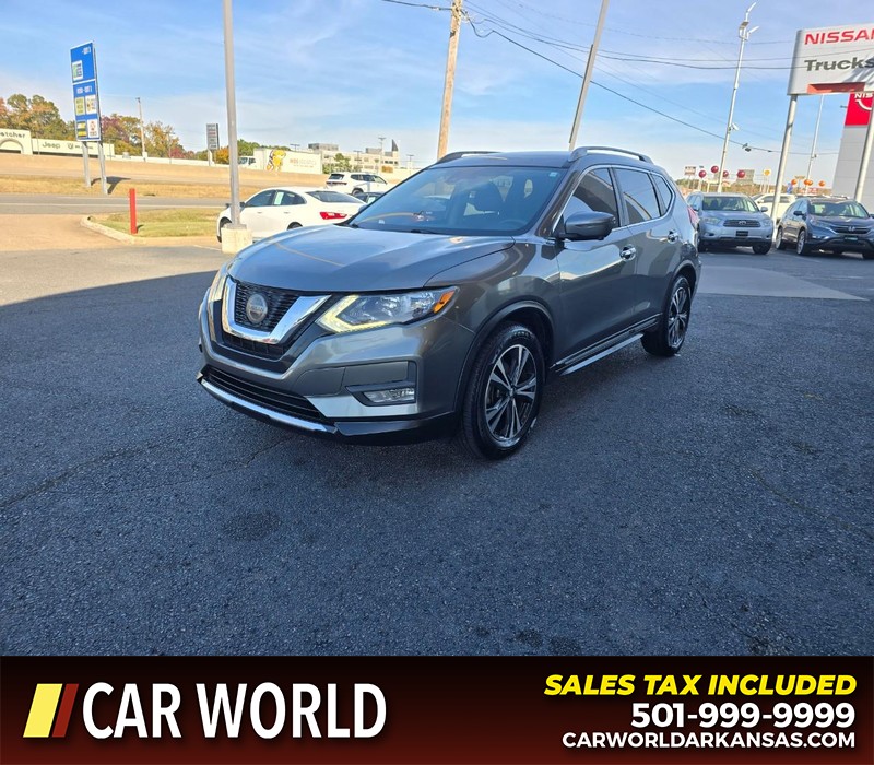 Nissan Rogue Vehicle Full-screen Gallery Image 3