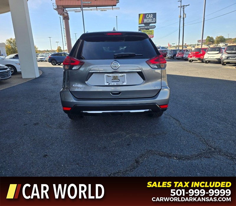 Nissan Rogue Vehicle Full-screen Gallery Image 5