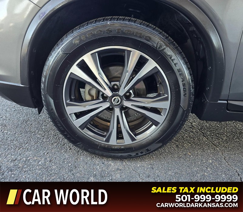 Nissan Rogue Vehicle Full-screen Gallery Image 6