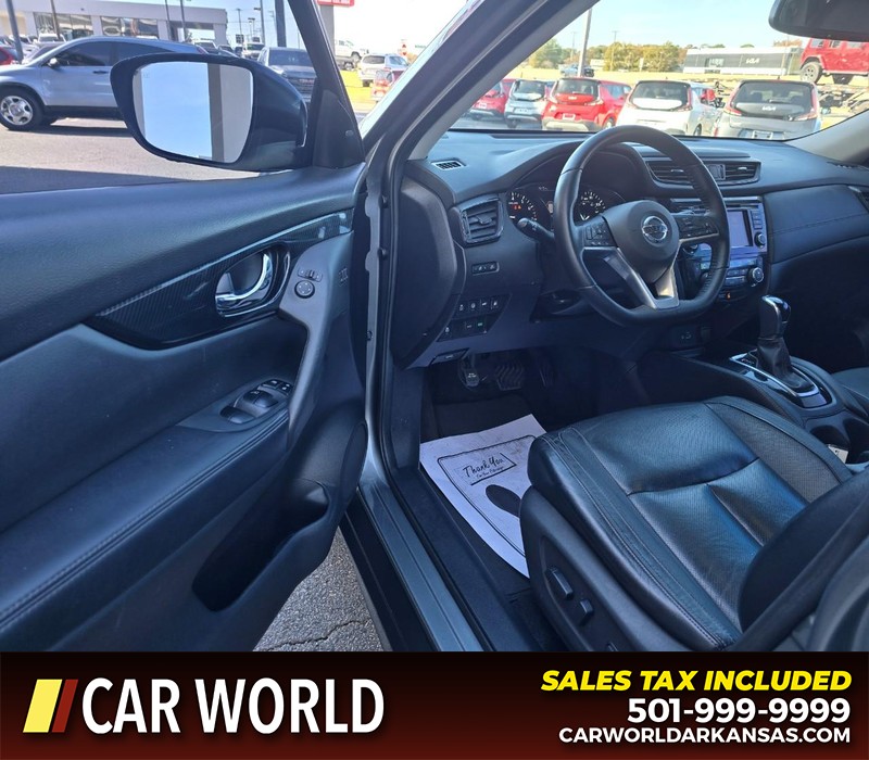 Nissan Rogue Vehicle Full-screen Gallery Image 7