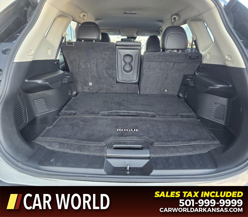 Nissan Rogue Vehicle Full-screen Gallery Image 13