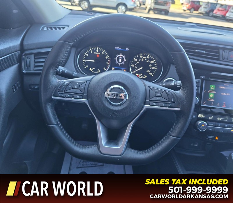 Nissan Rogue Vehicle Full-screen Gallery Image 15