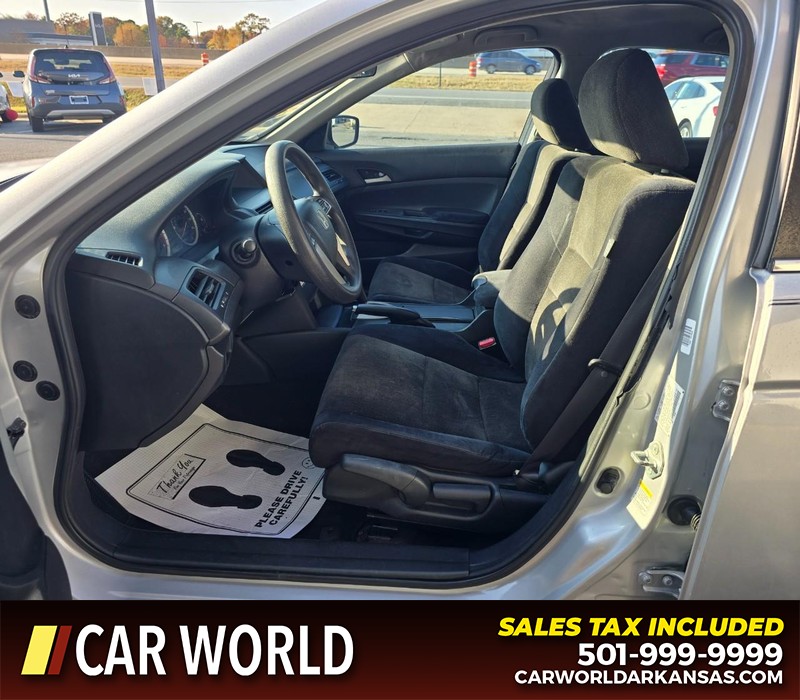 Honda Accord Sedan Vehicle Full-screen Gallery Image 8