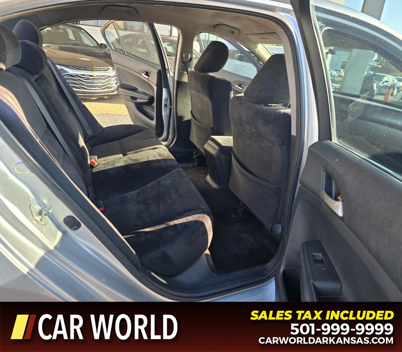 Honda Accord Sedan Vehicle Full-screen Gallery Image 12