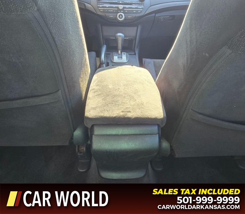 Honda Accord Sedan Vehicle Full-screen Gallery Image 18