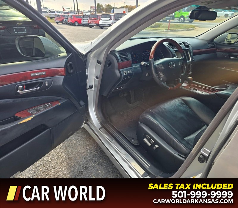 Lexus LS 460 Vehicle Full-screen Gallery Image 7