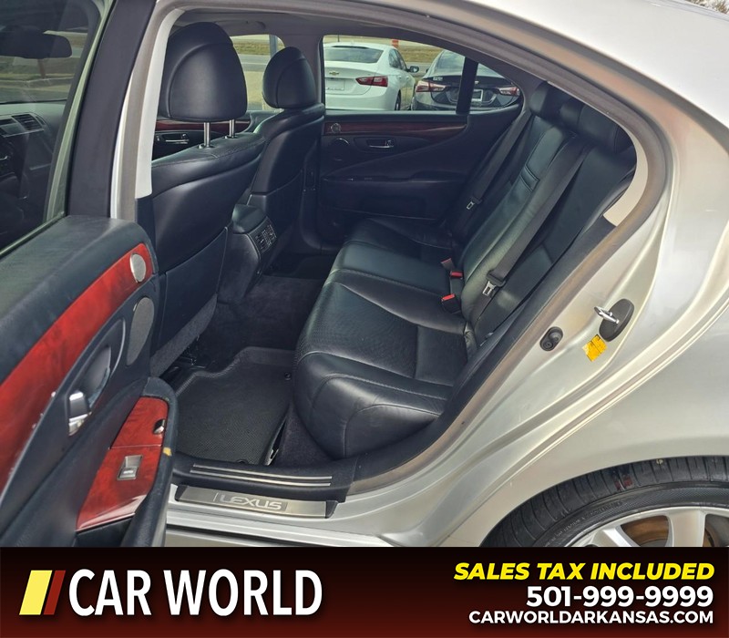 Lexus LS 460 Vehicle Full-screen Gallery Image 10