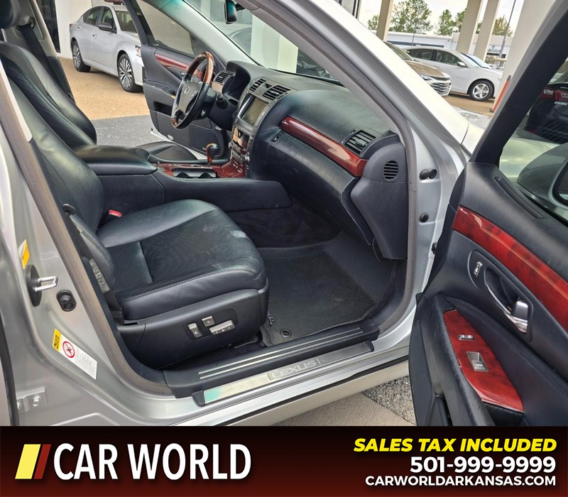 Lexus LS 460 Vehicle Full-screen Gallery Image 12