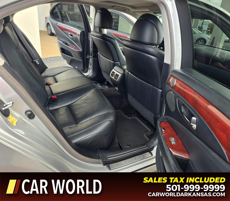 Lexus LS 460 Vehicle Full-screen Gallery Image 13