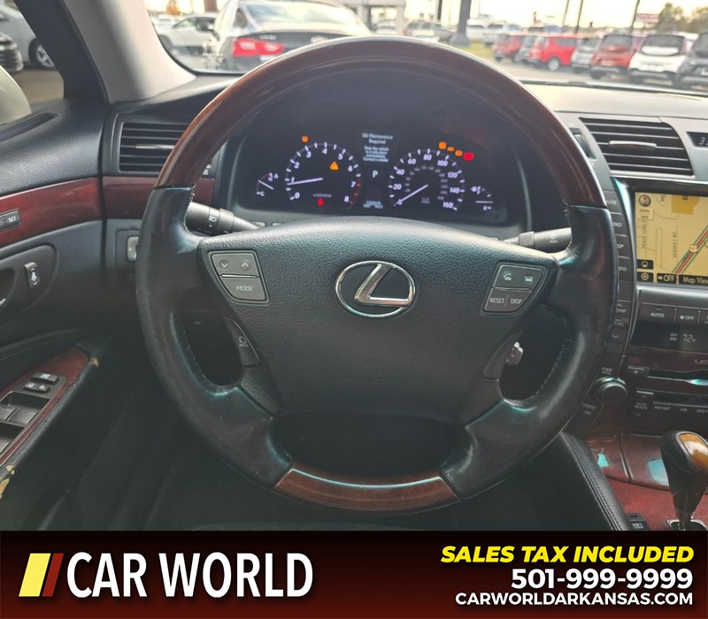 Lexus LS 460 Vehicle Full-screen Gallery Image 15