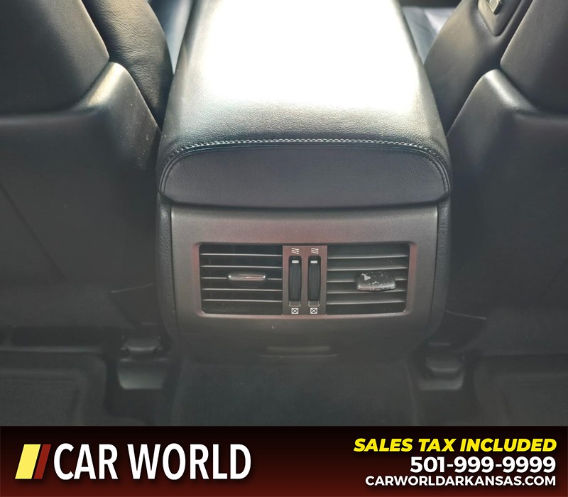 Lexus LS 460 Vehicle Full-screen Gallery Image 23