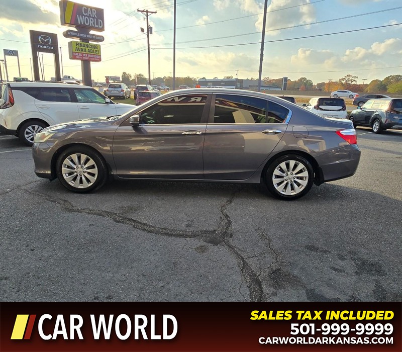 Honda Accord Sedan Vehicle Full-screen Gallery Image 4