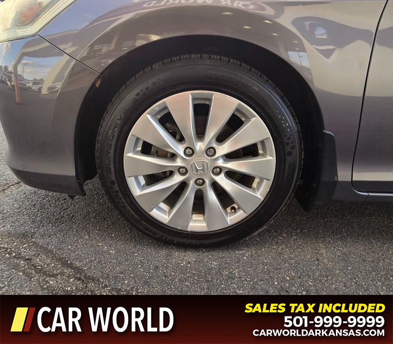 Honda Accord Sedan Vehicle Full-screen Gallery Image 6