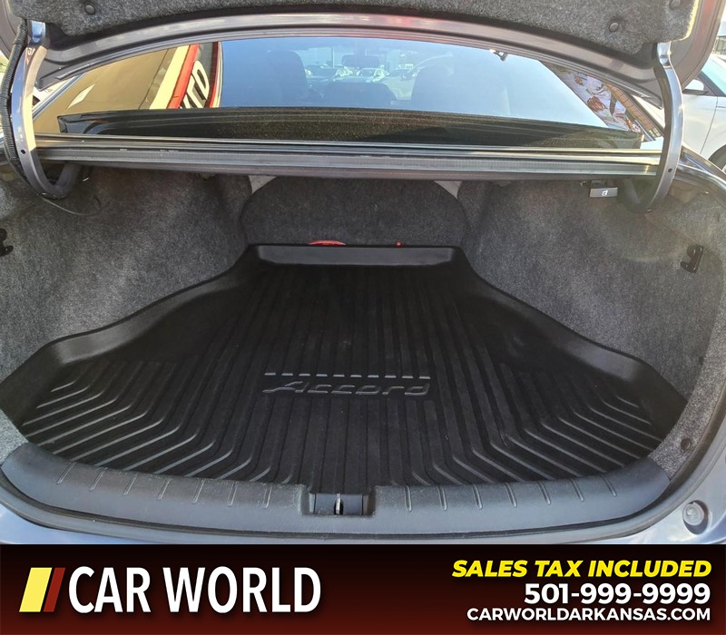 Honda Accord Sedan Vehicle Full-screen Gallery Image 13