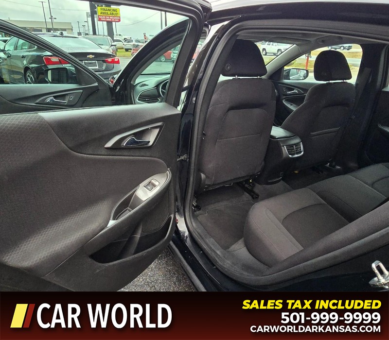 Chevrolet Malibu Vehicle Full-screen Gallery Image 9