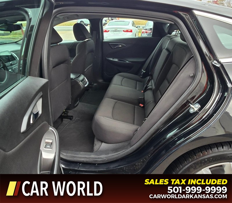 Chevrolet Malibu Vehicle Full-screen Gallery Image 10