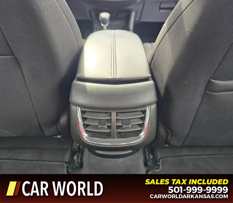 Chevrolet Malibu Vehicle Full-screen Gallery Image 20