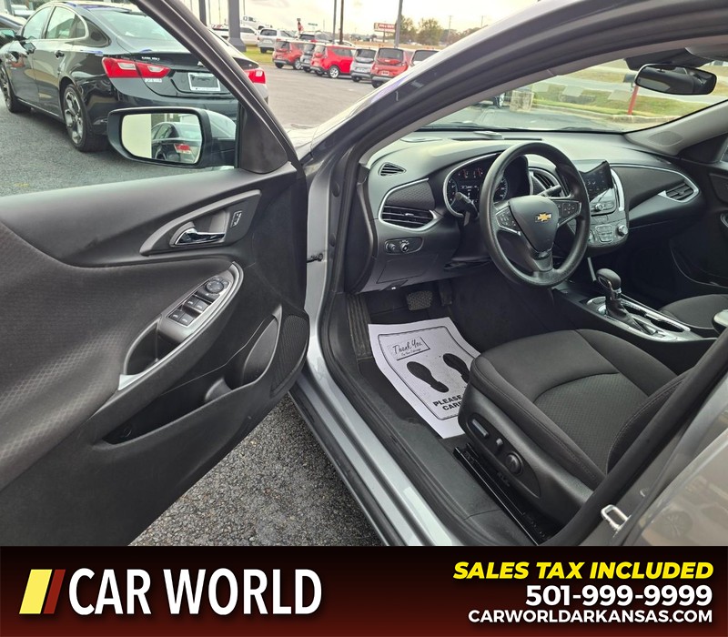 Chevrolet Malibu Vehicle Full-screen Gallery Image 7