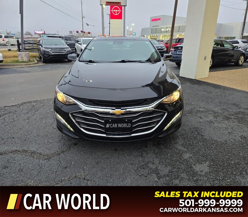 Chevrolet Malibu Vehicle Full-screen Gallery Image 2