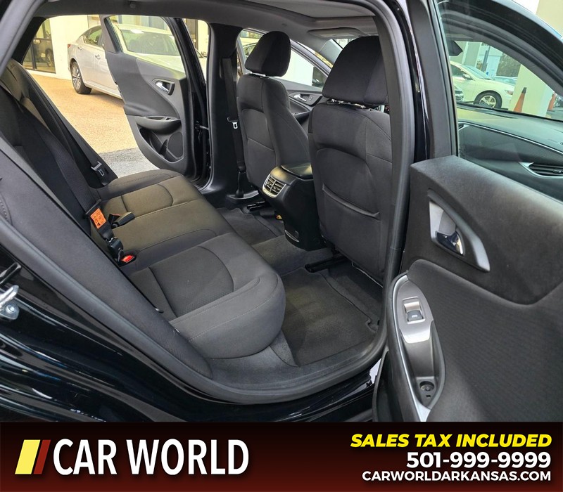 Chevrolet Malibu Vehicle Full-screen Gallery Image 12